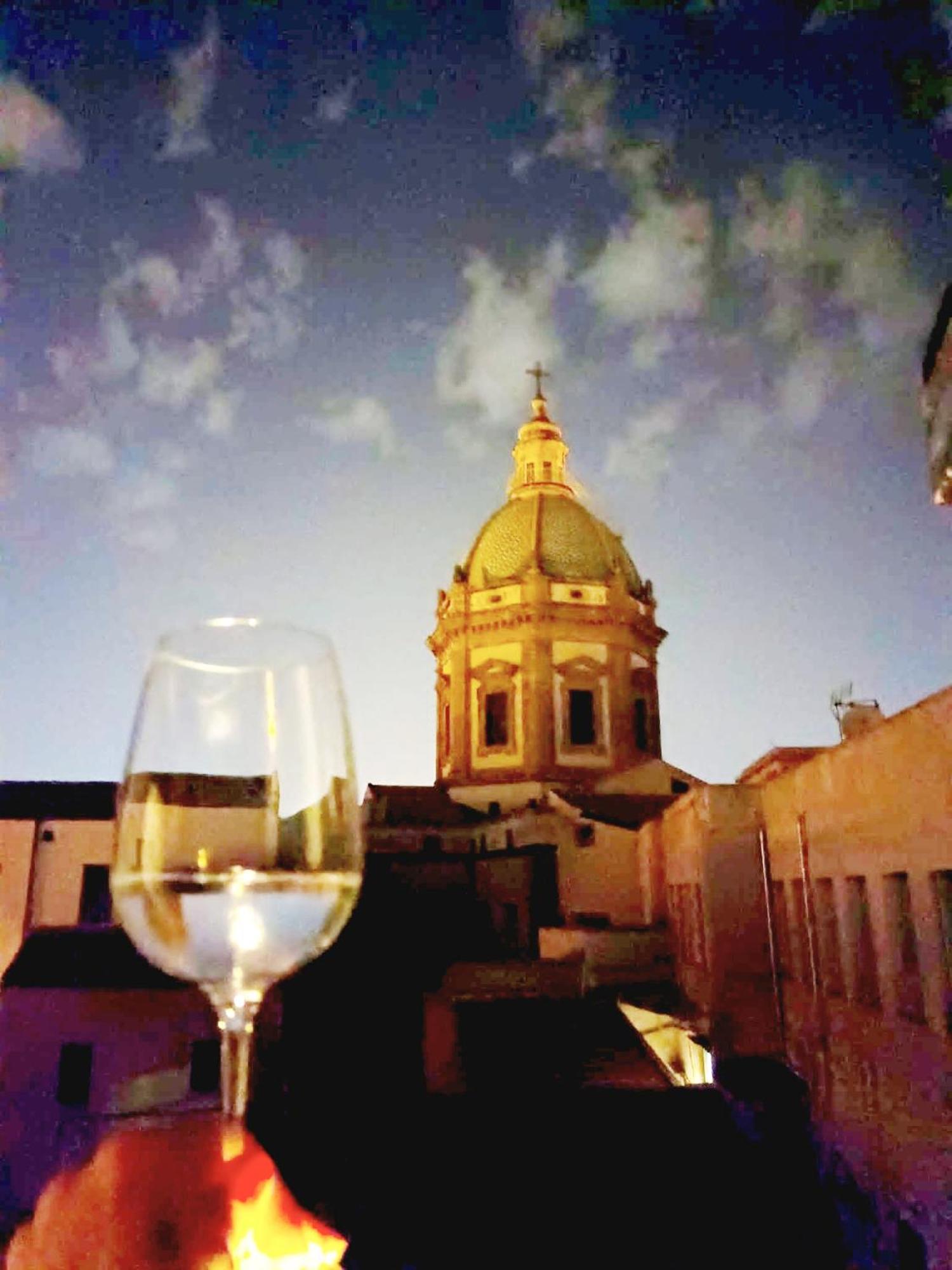 דירות La Terrazza Di פלרמו מראה חיצוני תמונה
