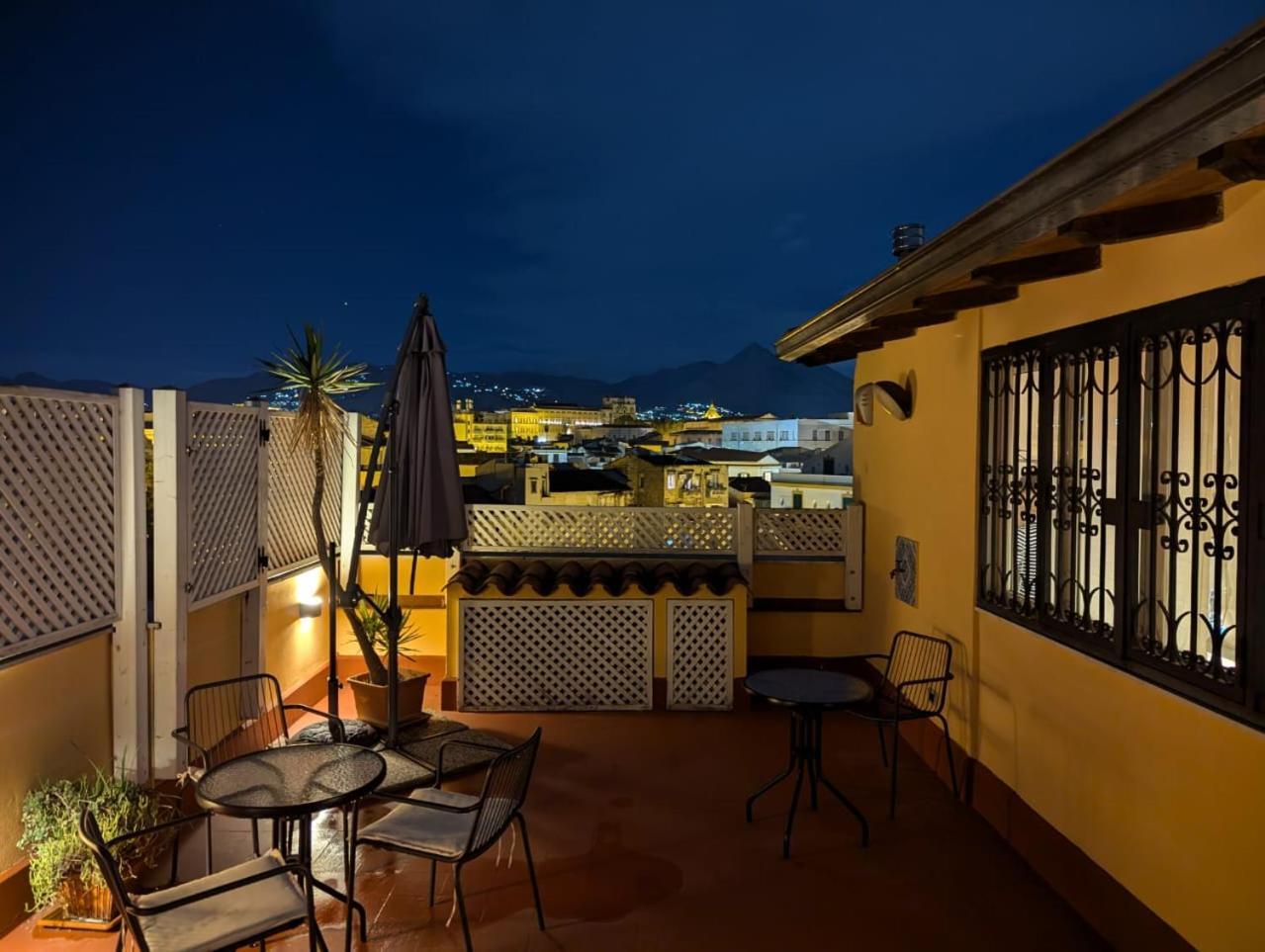 דירות La Terrazza Di פלרמו מראה חיצוני תמונה